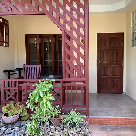 Rattana Guesthouse & Bungalow Чавенг Экстерьер фото
