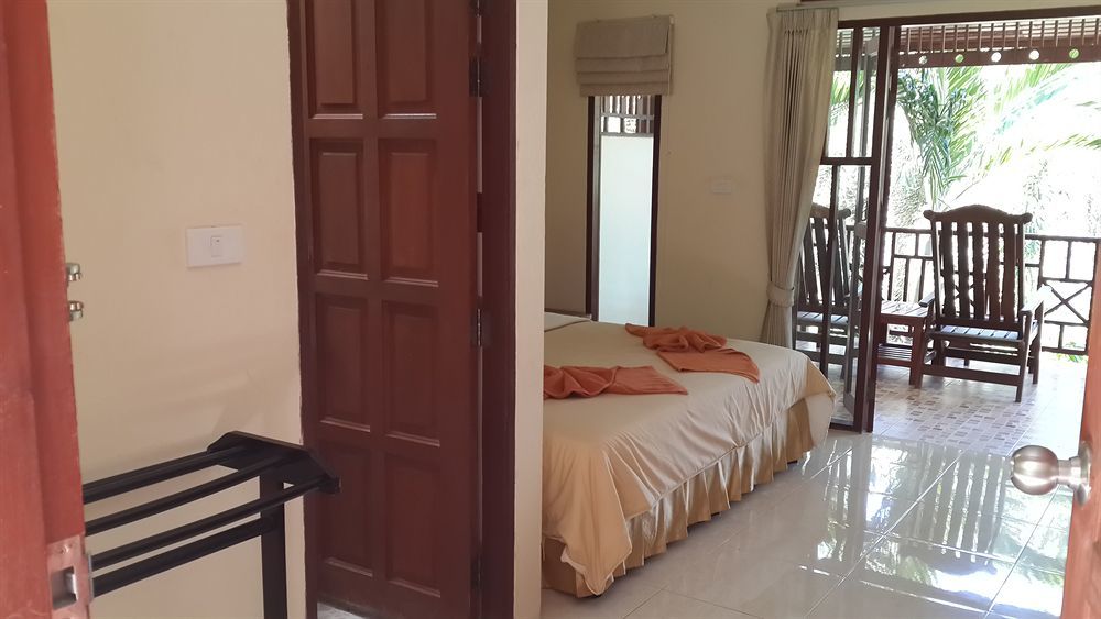 Rattana Guesthouse & Bungalow Чавенг Экстерьер фото