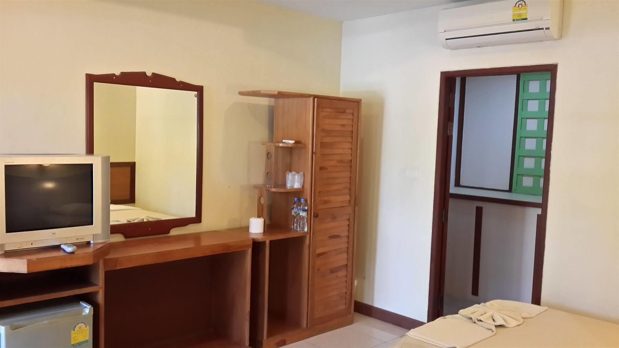Rattana Guesthouse & Bungalow Чавенг Экстерьер фото