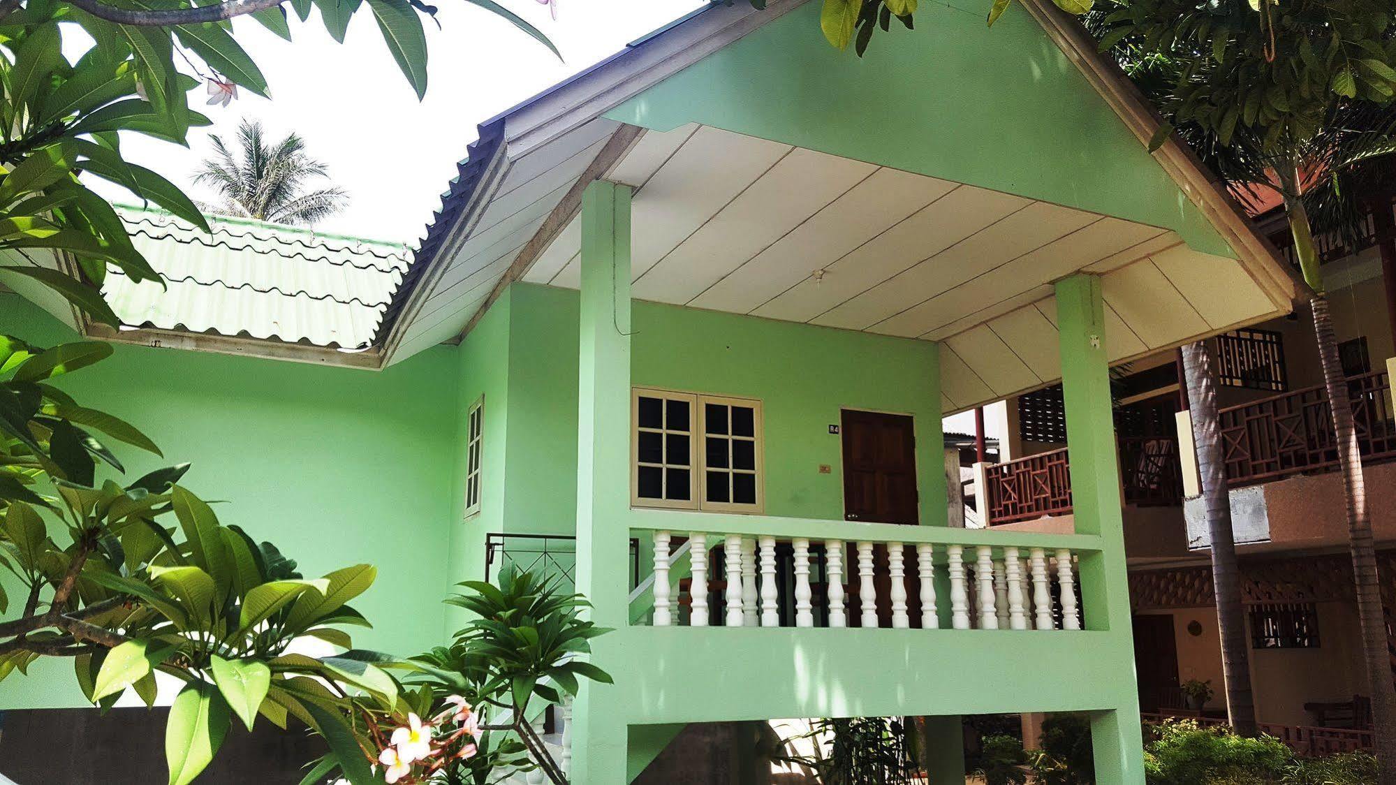 Rattana Guesthouse & Bungalow Чавенг Экстерьер фото
